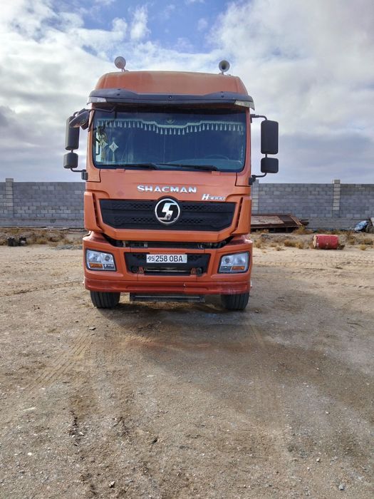 SHACMAN SX4258GV404 тягач 2020 года выпуска