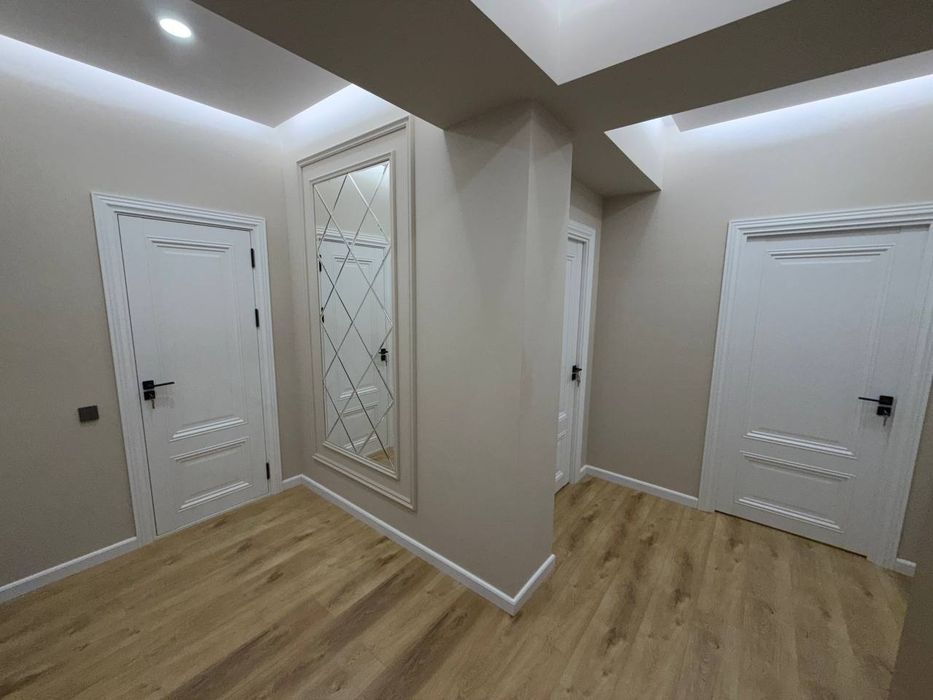 Продается 3х ком кв-ра студия, ЖК Neo House, ор-р: ул.Баку Узбум, 80м²