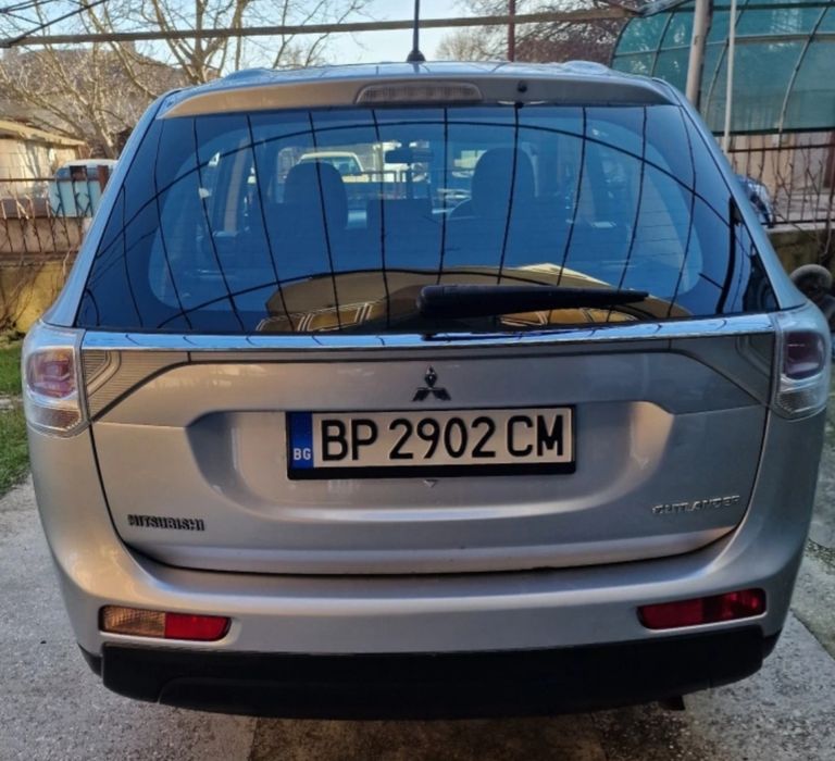 Mitsubishi Outlander 3 -2.2-DI-D-150кс-2015г