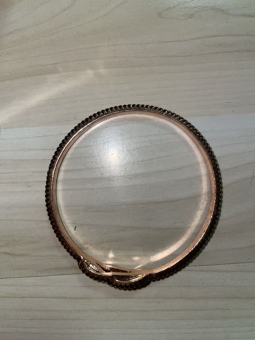 Часовник bebe и гривни