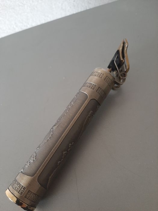 На  фото Бритва рабочая