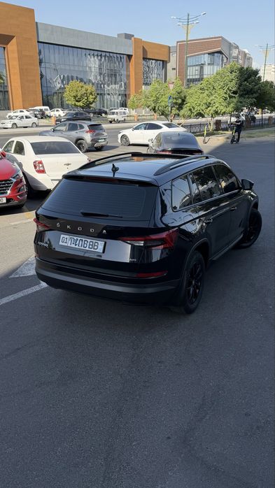 Skoda Kodiaq 2021 qora