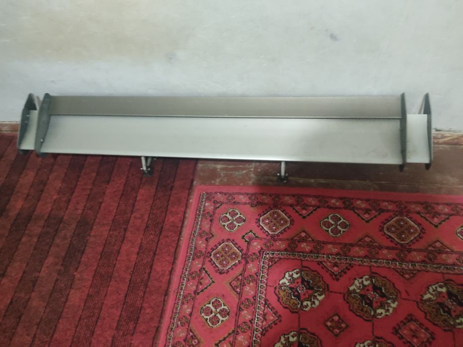 Продам спойлер алюменовый