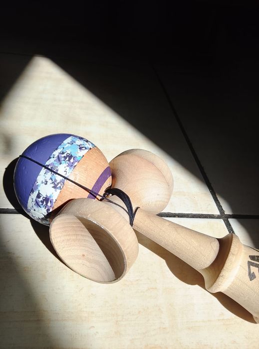 Vând joc KENDAMA.