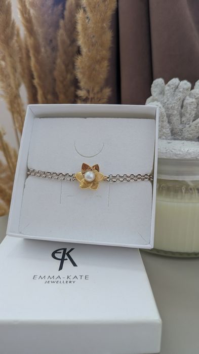 Emma-Kate Bold Daffodil Pearl Bracelet