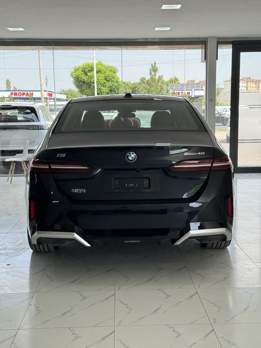 bmw i5 40L 2025/1