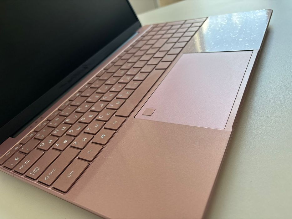 Продам ноутбук розовый