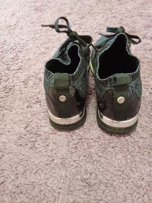 Спортно елегантни маратонки