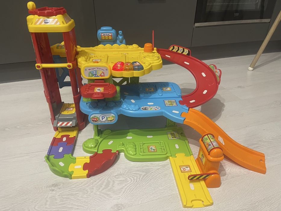 Garaj v-tech toot toot