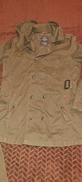 Trenci dama primăvara