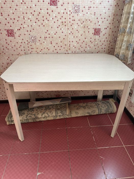 стол сатылады 5000 тг