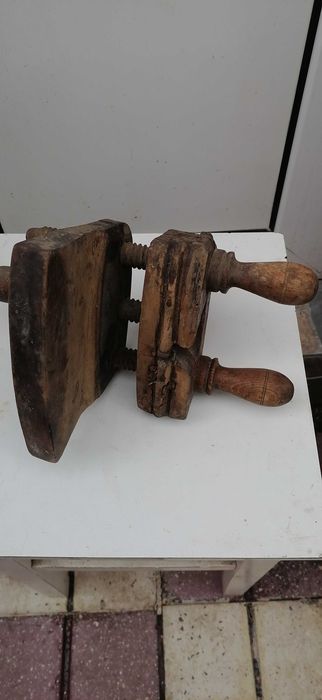 rindea  pentru  dogar  pret 130  lei