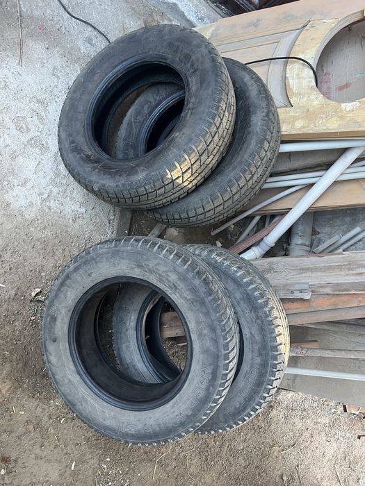 Продам шины 205/70R15