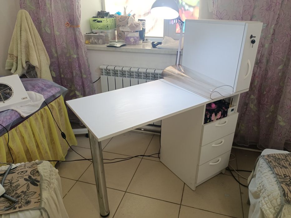 Стол для маникюра