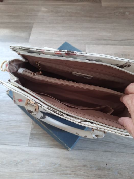 Сумочка фирменная