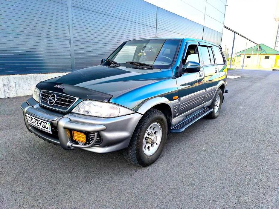 Ssangyong Musso  OFF-ROAD  2003 года выпуска бензин-метан .