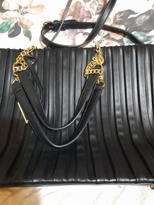 Дамска черна чанта  нова