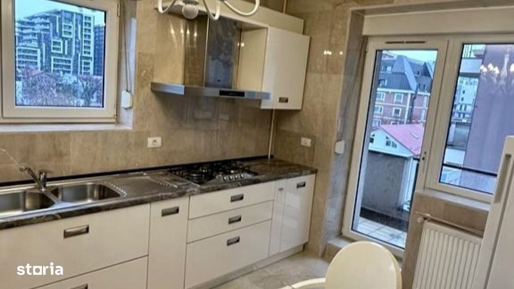 Apartament 3 camere 140mp  Loc de parcare inclus