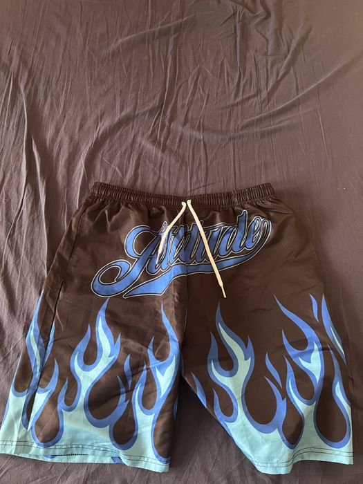 pantaloni scurti