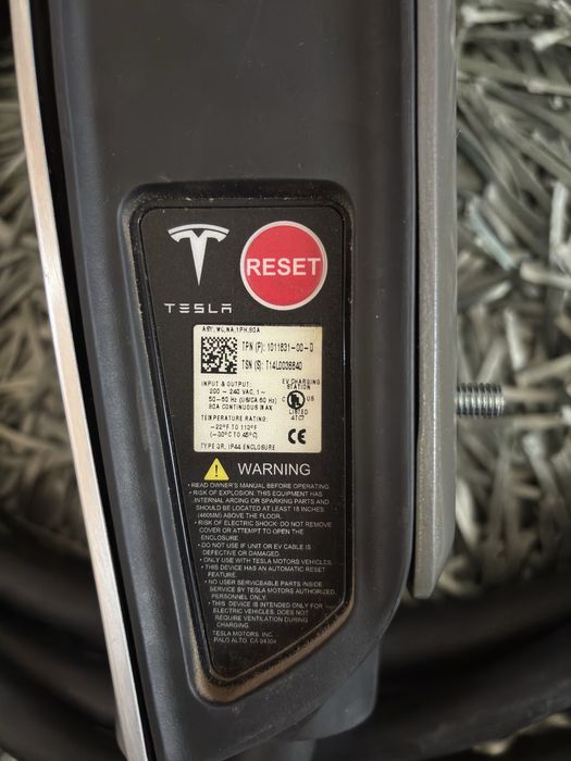 Зарядка Tesla Wall Connector (оригинал)