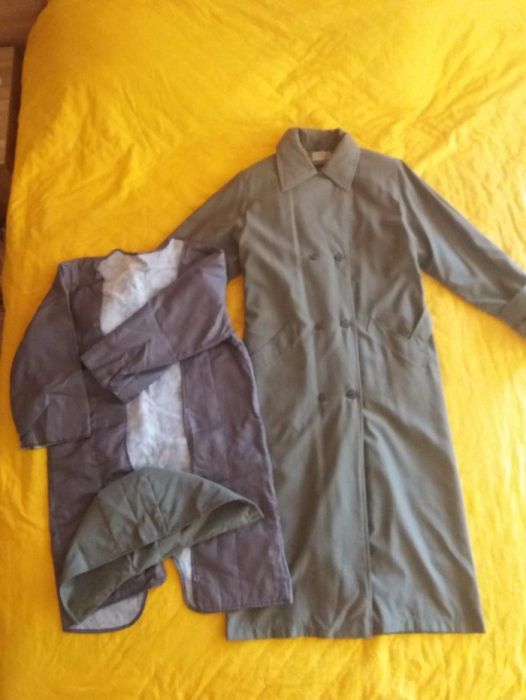 дамски зелен шлифер с допълнителни махащи се подплата и качулка