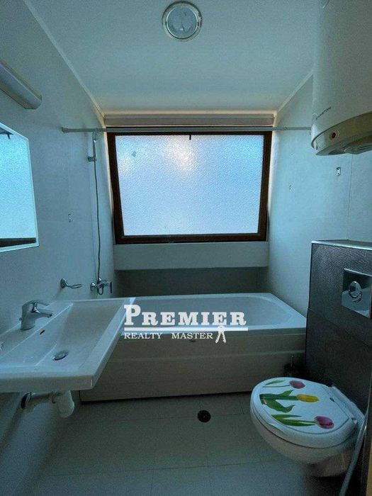 Продава се Двустаен апартамент в к.к. Слънчев бряг - 61 кв.м за 910 €/кв.м - Снимка #1