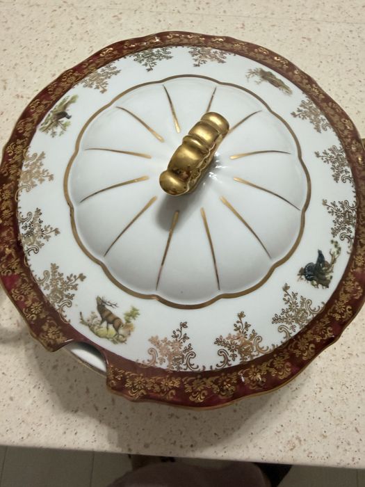 Супница фарфоровая