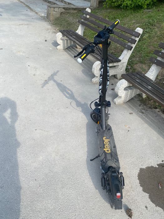 Електрически скутер-тротинетка JEEP JUC AS IPX5 ДО 25 КМ/Ч, ПРОБЕГ ДО 50 КМ