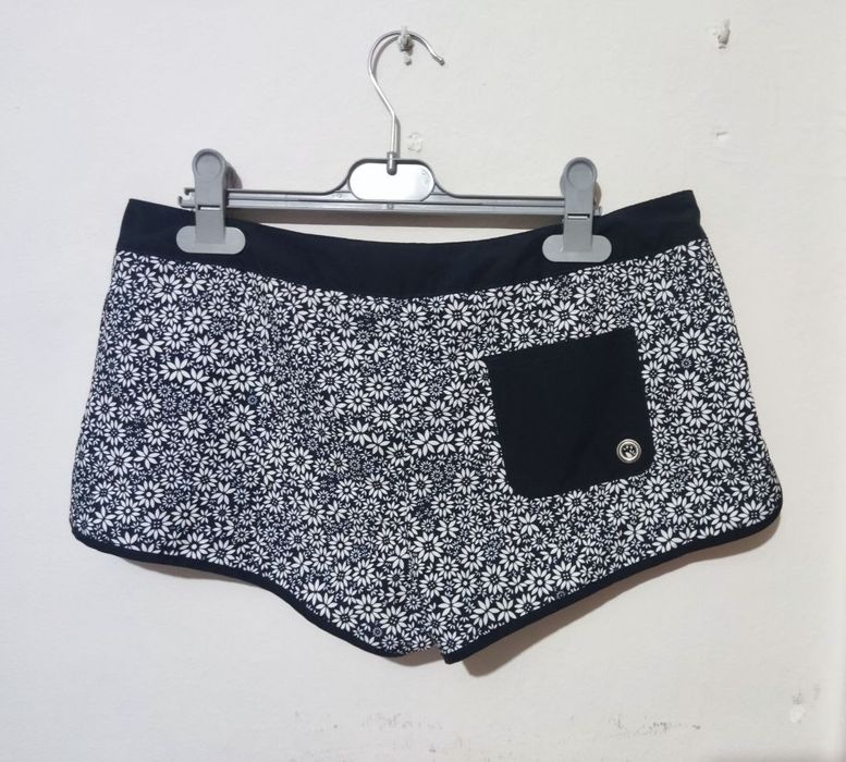 Adidas originals дамски панталонки шорти