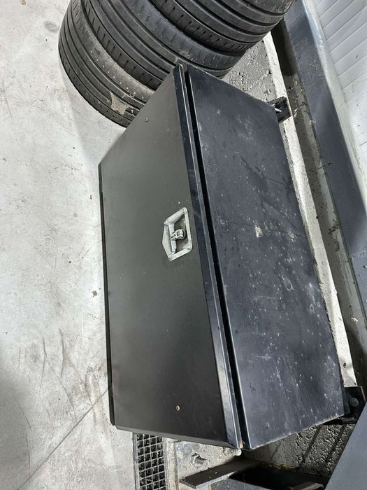 Сандък за полуремарке