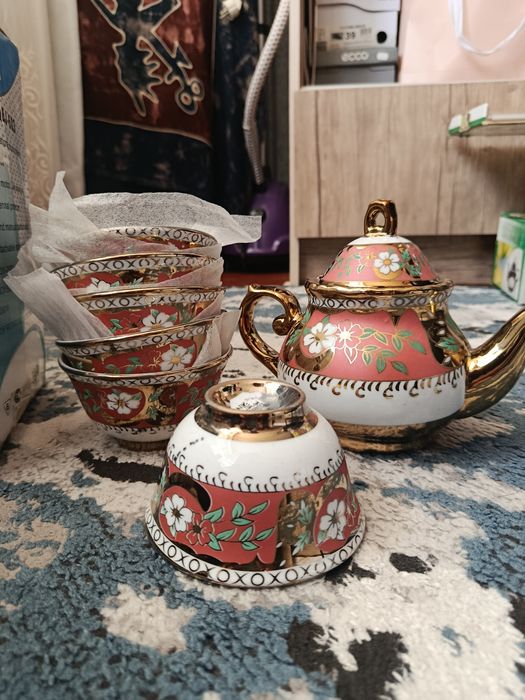 Чайник с пиалами