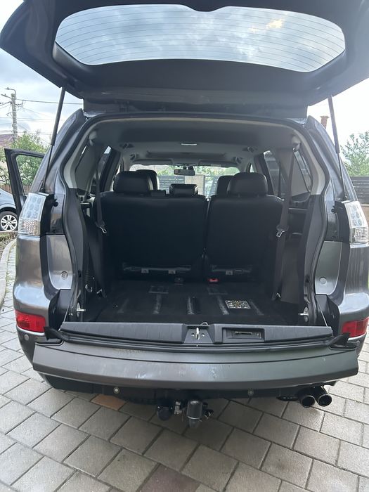 Mitsubishi Outlander 2.0 D 4x4 dotări complete