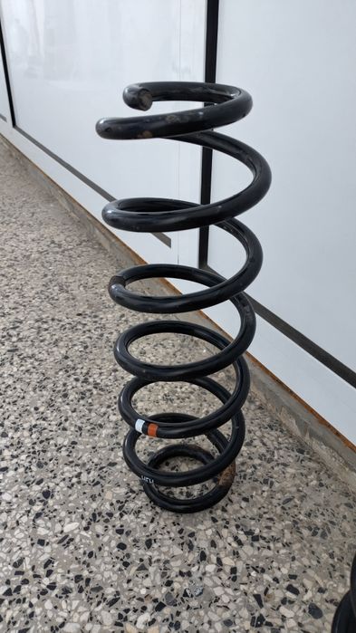 Пружини за Пасат комби б7