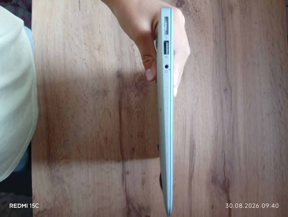 Продам MacBook air 11