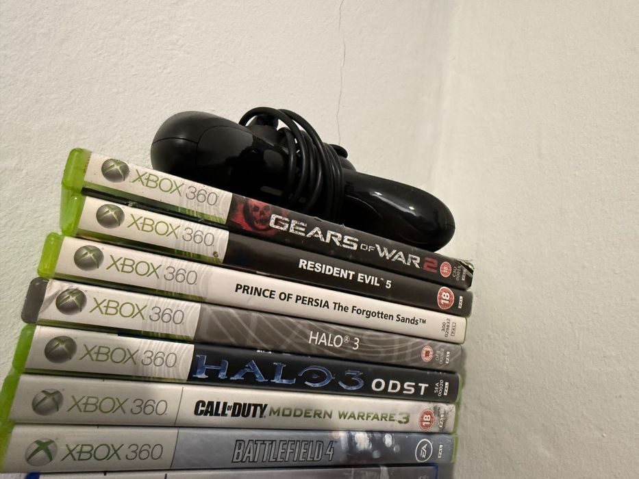 XBOX 360 + ДВА КОНТРОЛЕРА И 7 ИГРИ