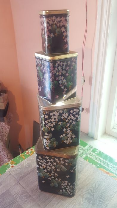 Банки железные        .