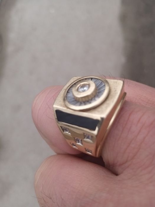 Печатку золотую продам
