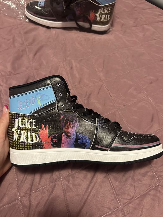 Чисто нови обувки на Juice Wrld