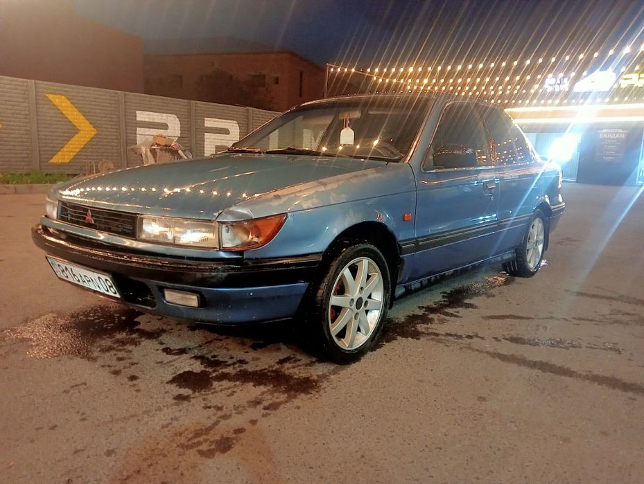 Митсубиси Лансер