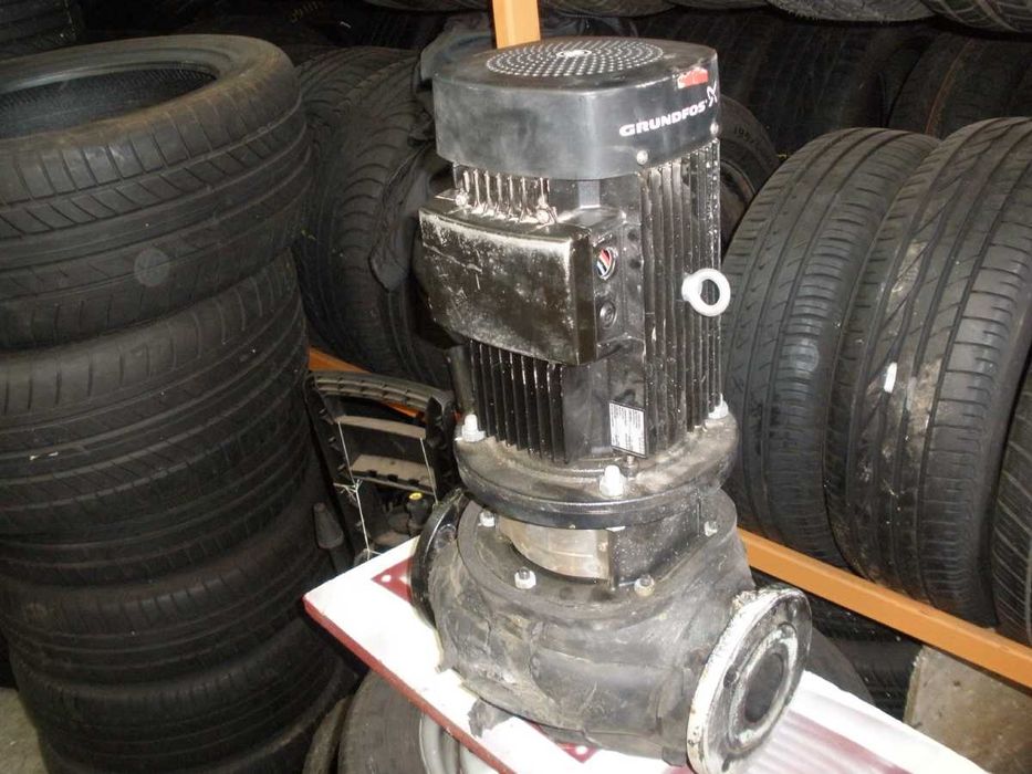 vand pompa  circulatie GRUNDFOS TPE 65-230/2-AFA-BAQE 3KW pret 4500ron