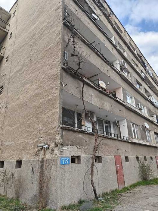Продажба на двустаен апартамент в гр. Бобов дол