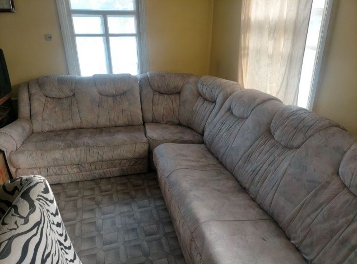 Продам 2 дивана срочно