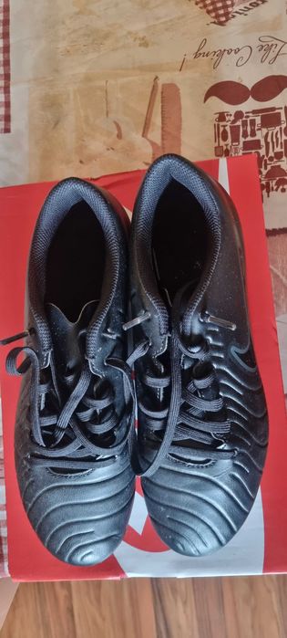 Детски бутонки за футбол