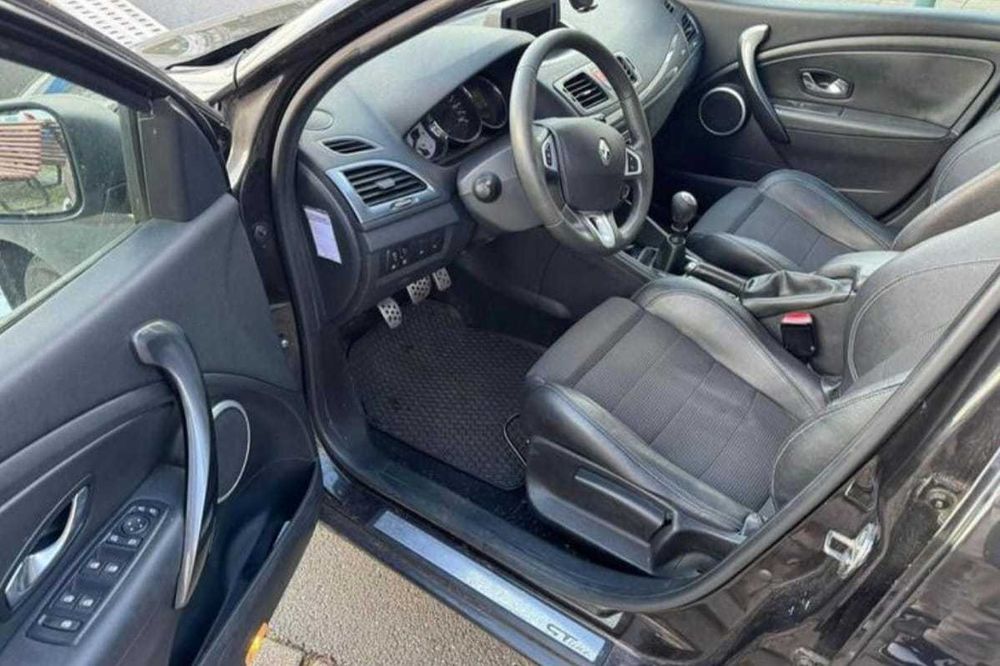 Dezmembrez Renault Megane 3 GT line 2012 interior exterior