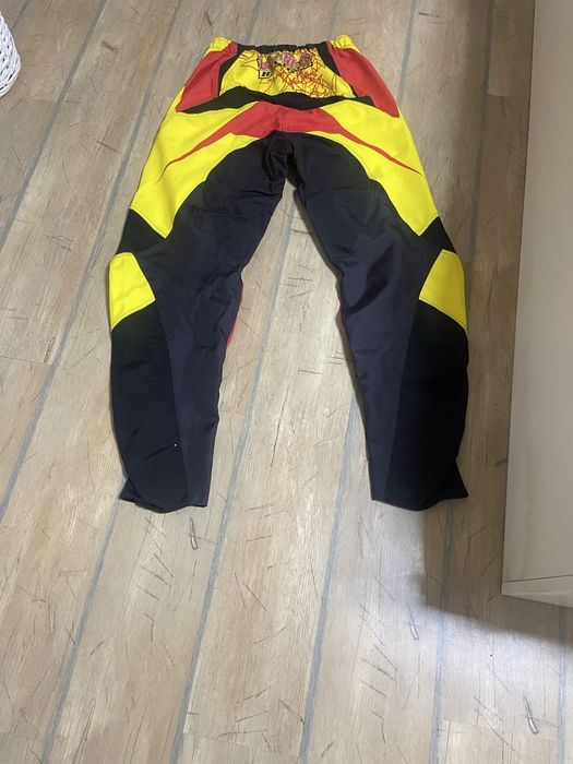 Мото-панталон………..