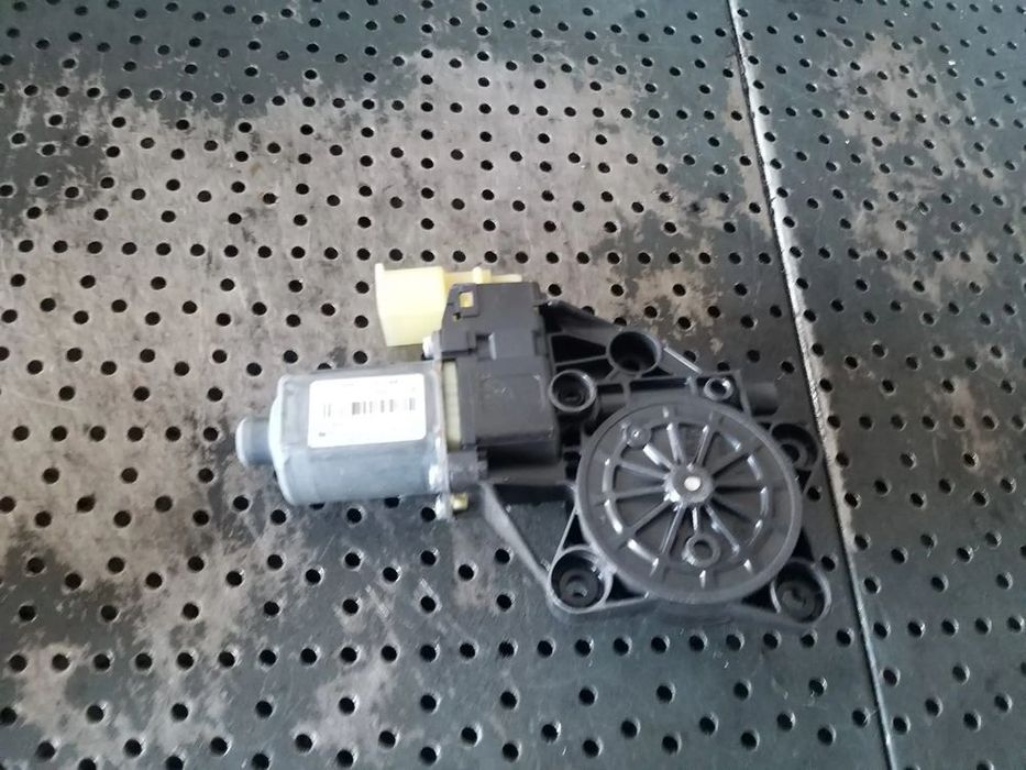 Motoras macara dreapta fata mini cooper r56 2757044 0130822381