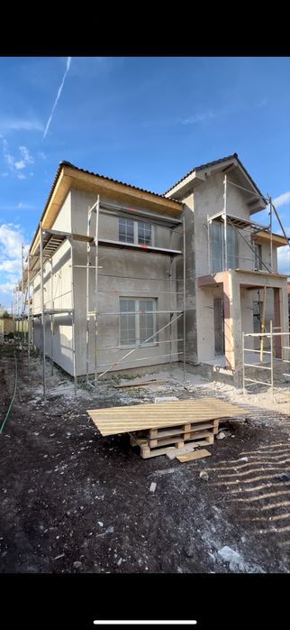 Inchiriez schelă Layher