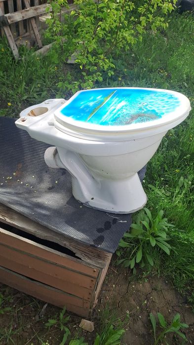 Продам унитаз с доставкой