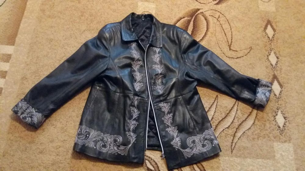 Продам осеннюю куртку