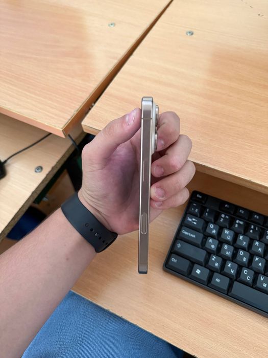 Iphone 16 pro 256GB, 92% AE/A коробка документ бор, имейкадан утган